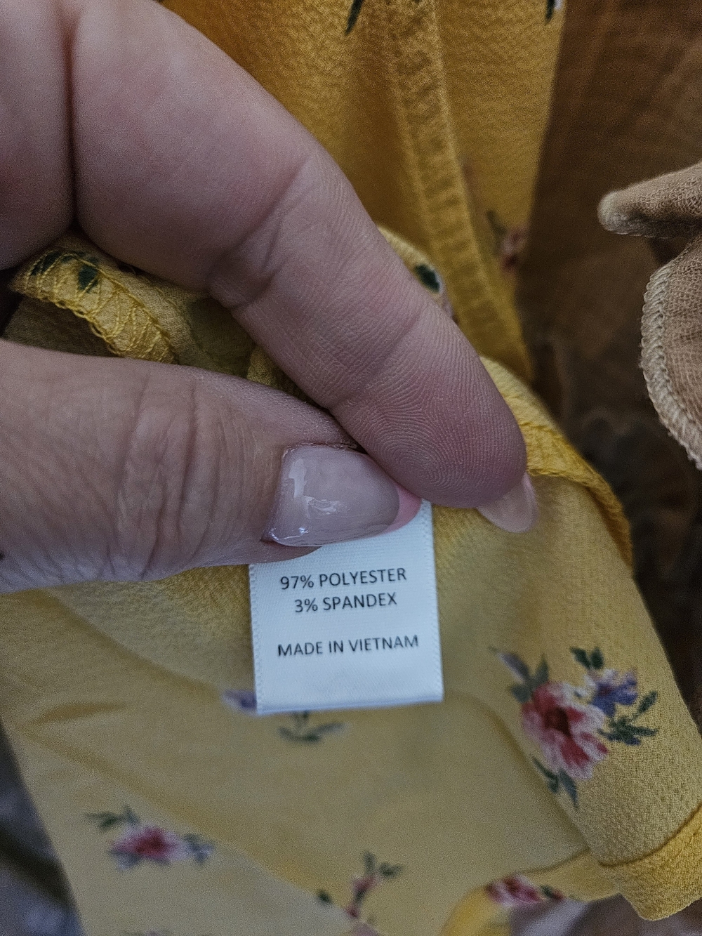 Zenobia Yellow Floral V-Neck Sleeveless Peplum Top - Picture 3 of 3